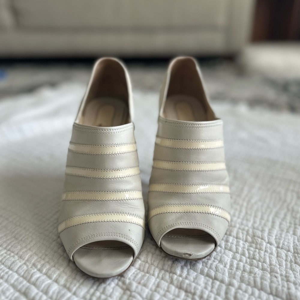Camilla Skovgaard London leather Cream Peep-Toe Stilettos - Picture 4 of 16